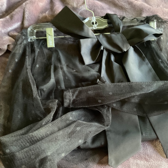 Express lace top with side bow with matching camisole - Picture 4 of 6